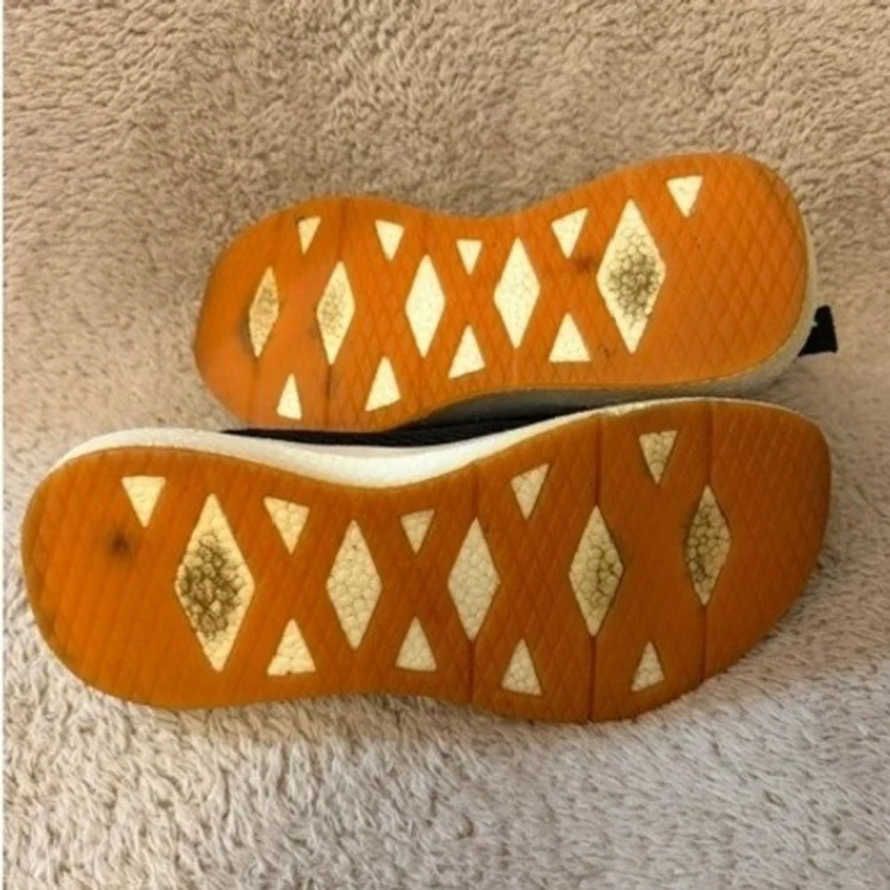 NOBULL Knit Runner Black White Gum Sole Athletic Training Shoes Womens‎ 8